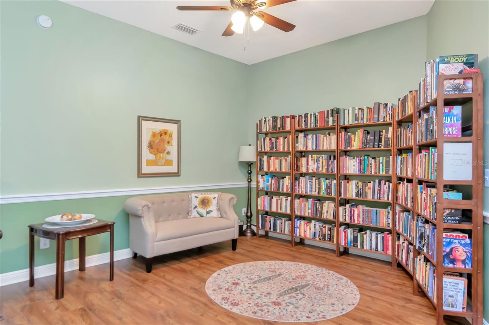 Listing photo id 2 for 5622 Glencrest Boulevard