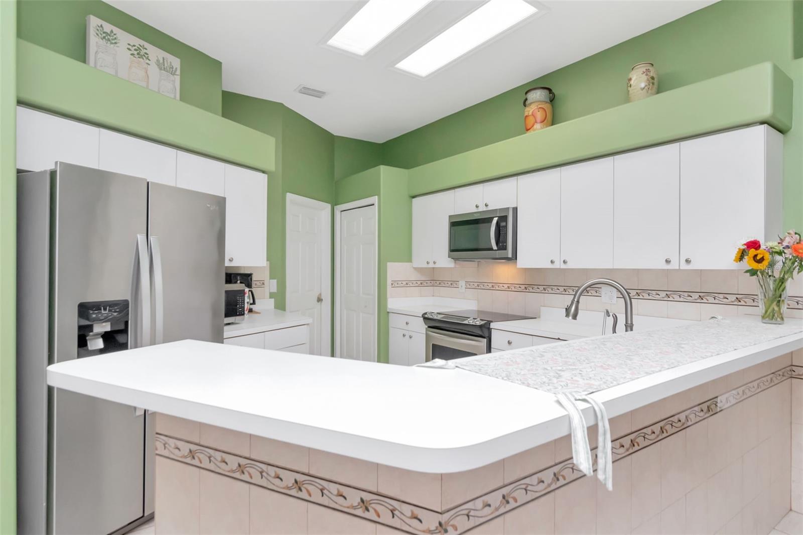 Listing photo id 6 for 5622 Glencrest Boulevard