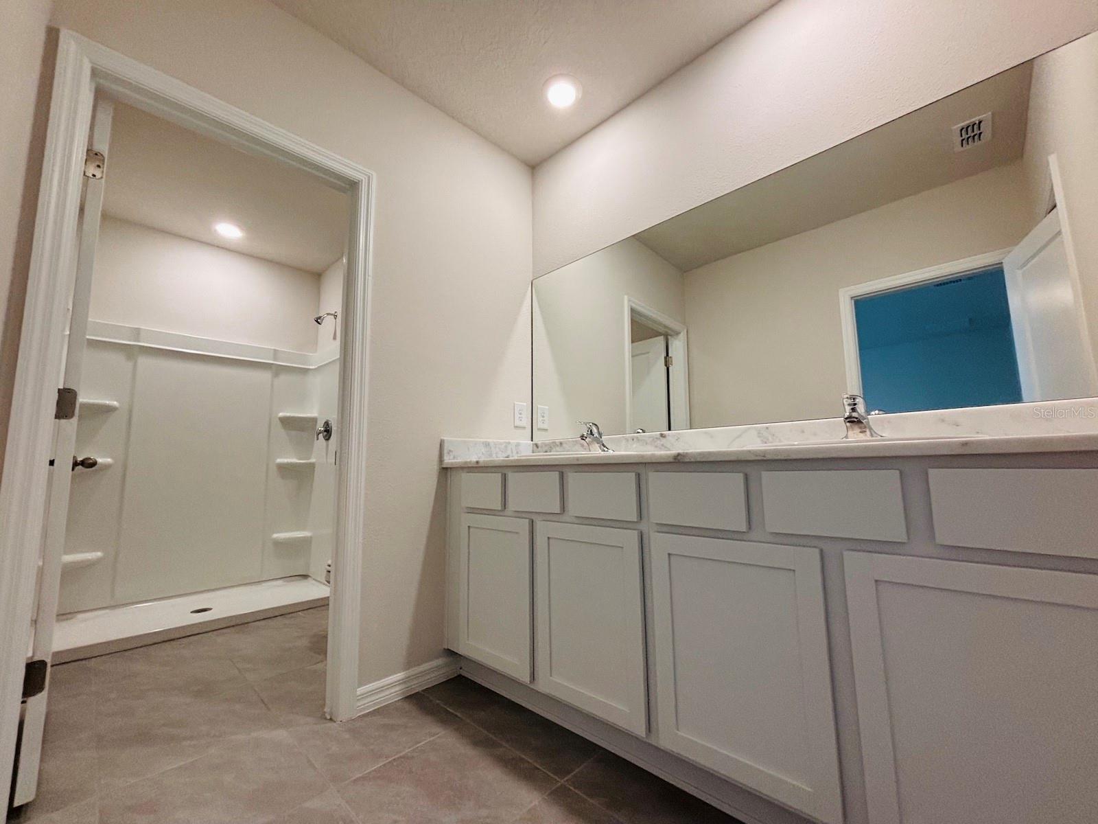 Image 10 of 34 For 11938 Hamilton Avenue