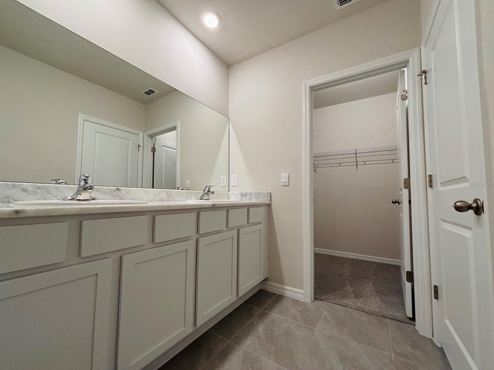 Image 12 of 34 For 11938 Hamilton Avenue