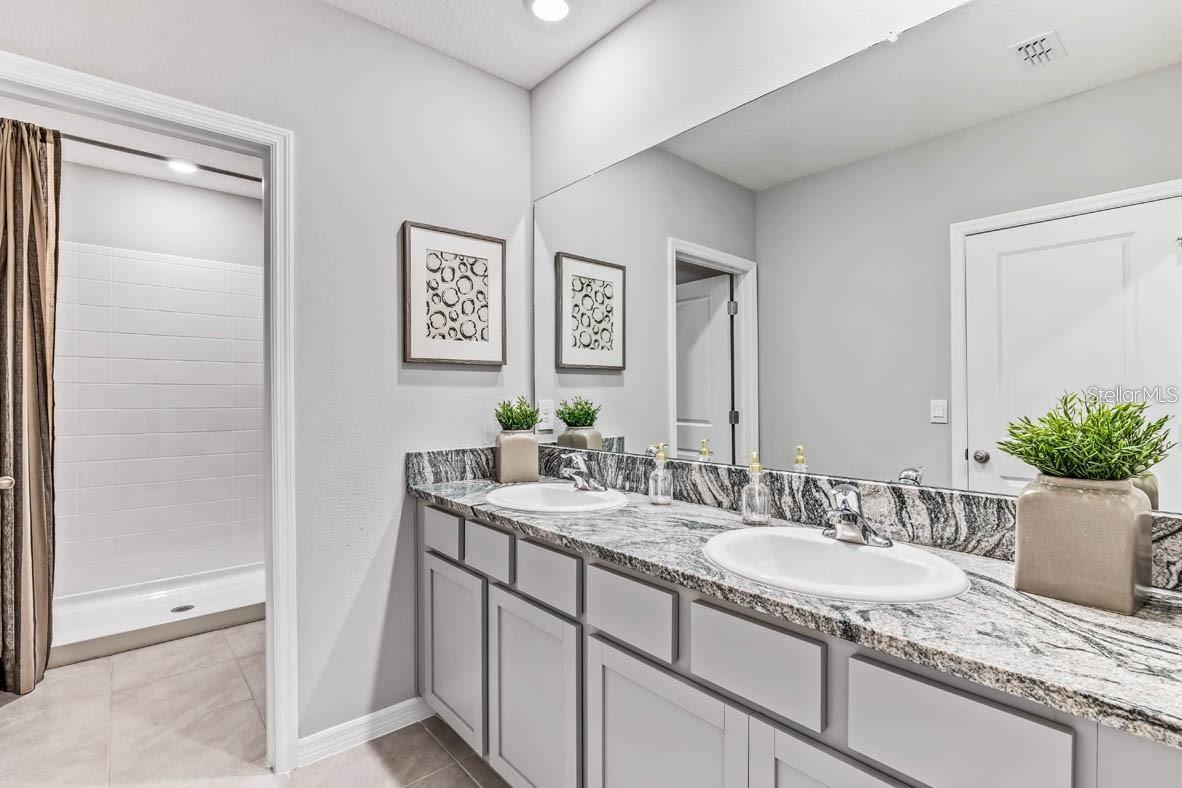 Image 21 of 34 For 11938 Hamilton Avenue
