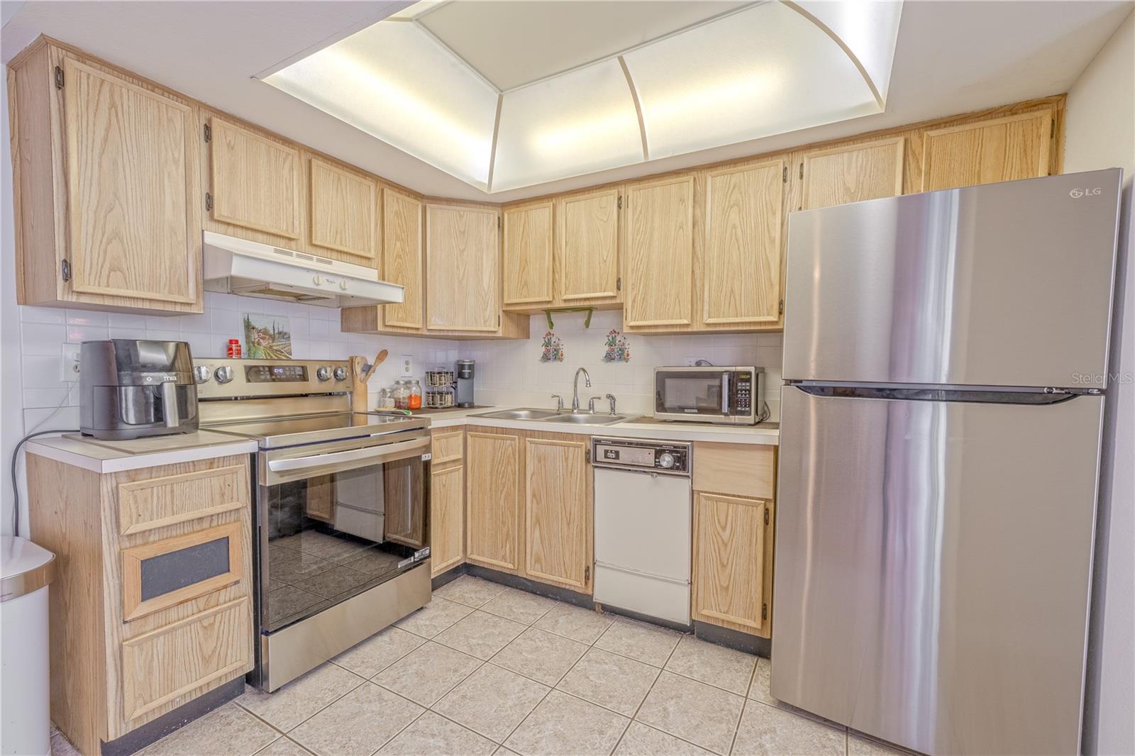 Image 7 of 28 For 1131 Orange Tree Circle W C