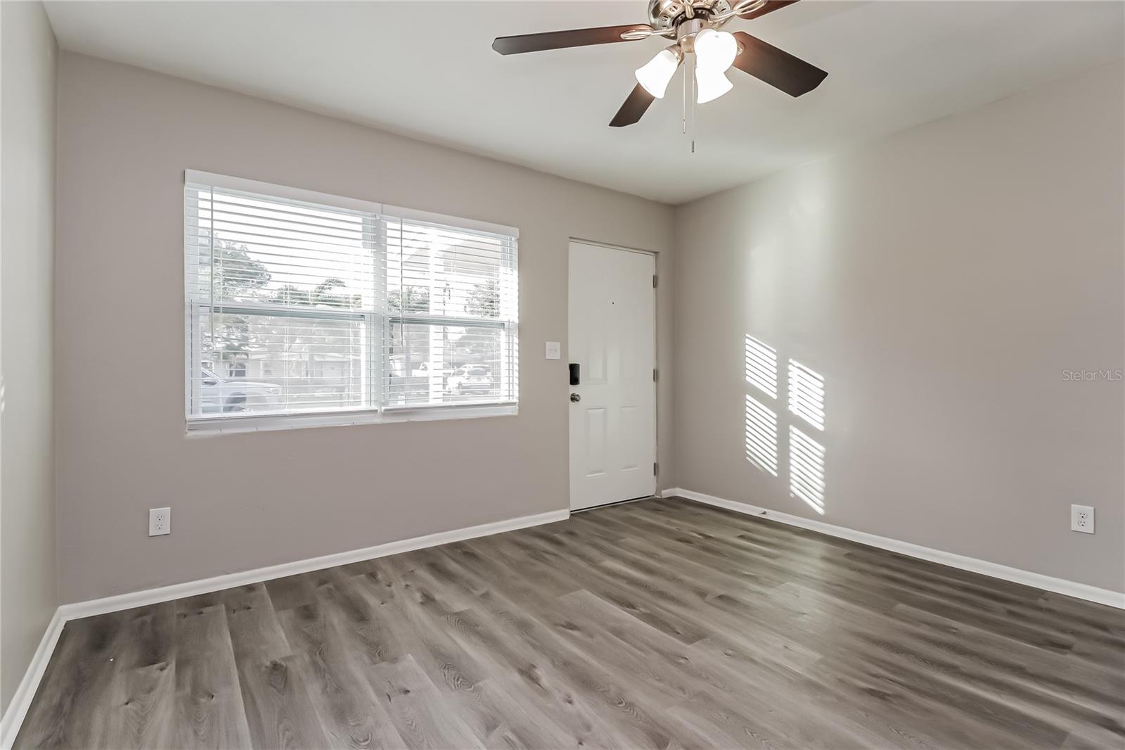 Image 3 of 16 For 117 Lake Mary Drive