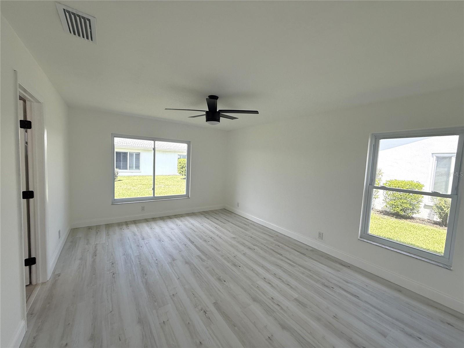 Image 17 of 57 For 9218 39th Lane N