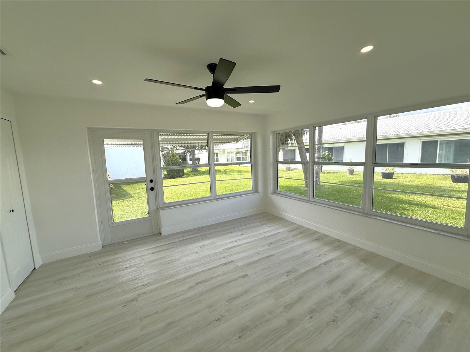 Image 20 of 57 For 9218 39th Lane N