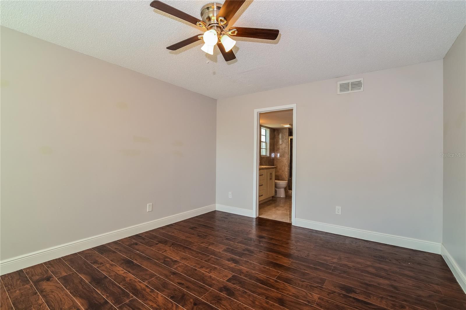 Image 6 of 17 For 309 Tiburon Court