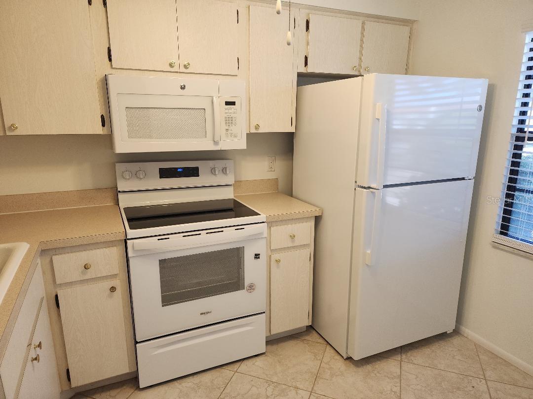 Image 10 of 19 For 9033 Mission Oaks Boulevard