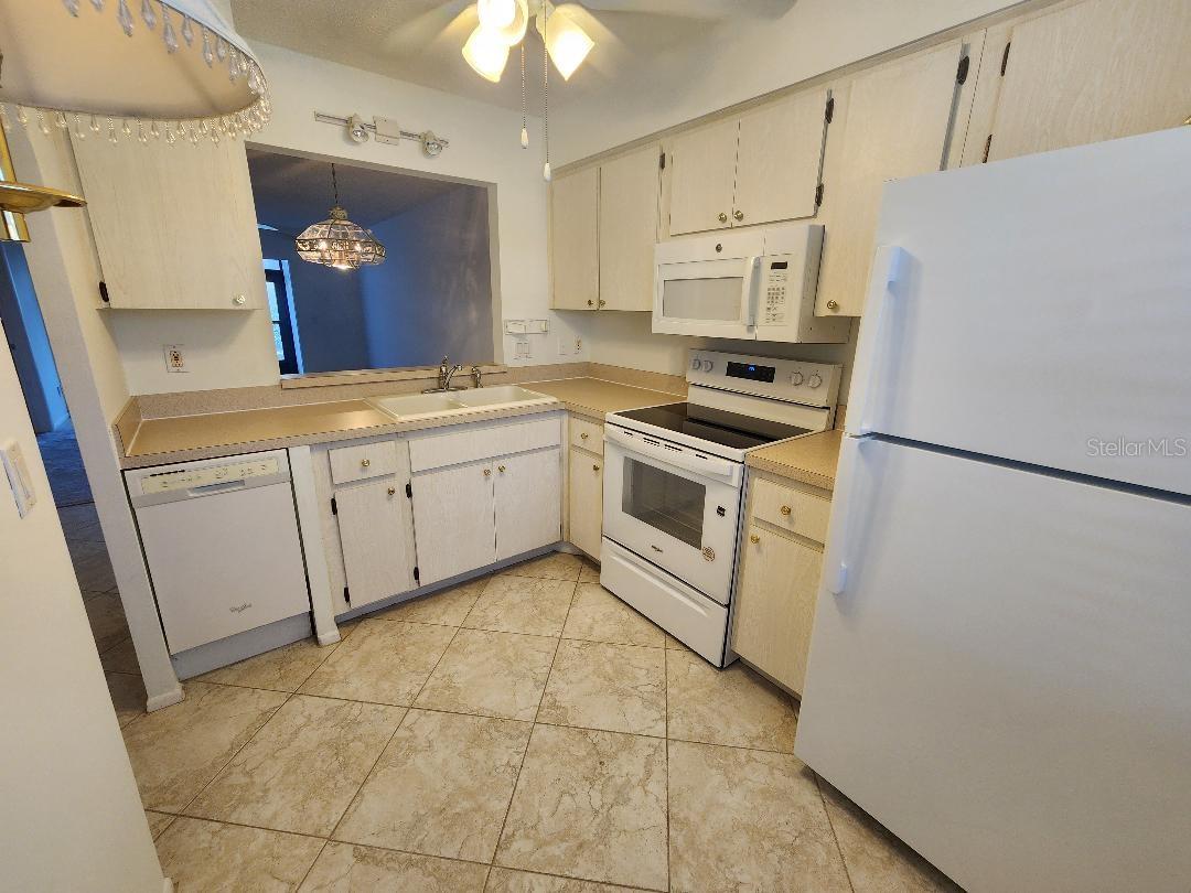 Image 3 of 19 For 9033 Mission Oaks Boulevard