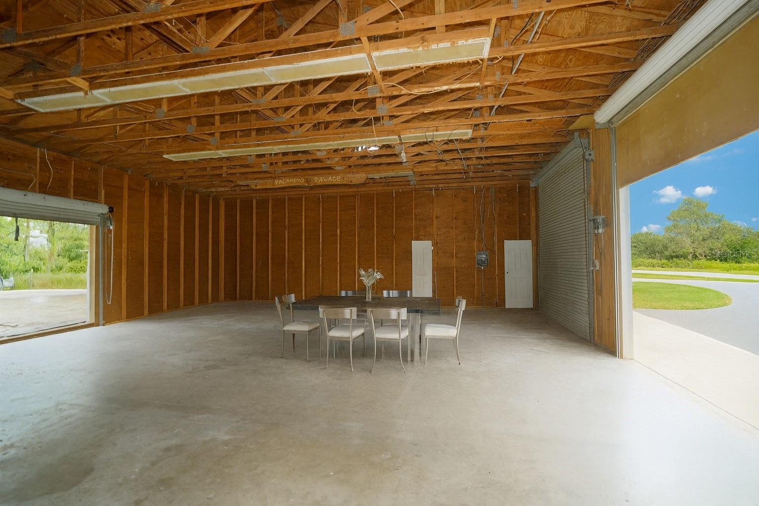 Image 11 of 55 For 17900 Oak Creek Road