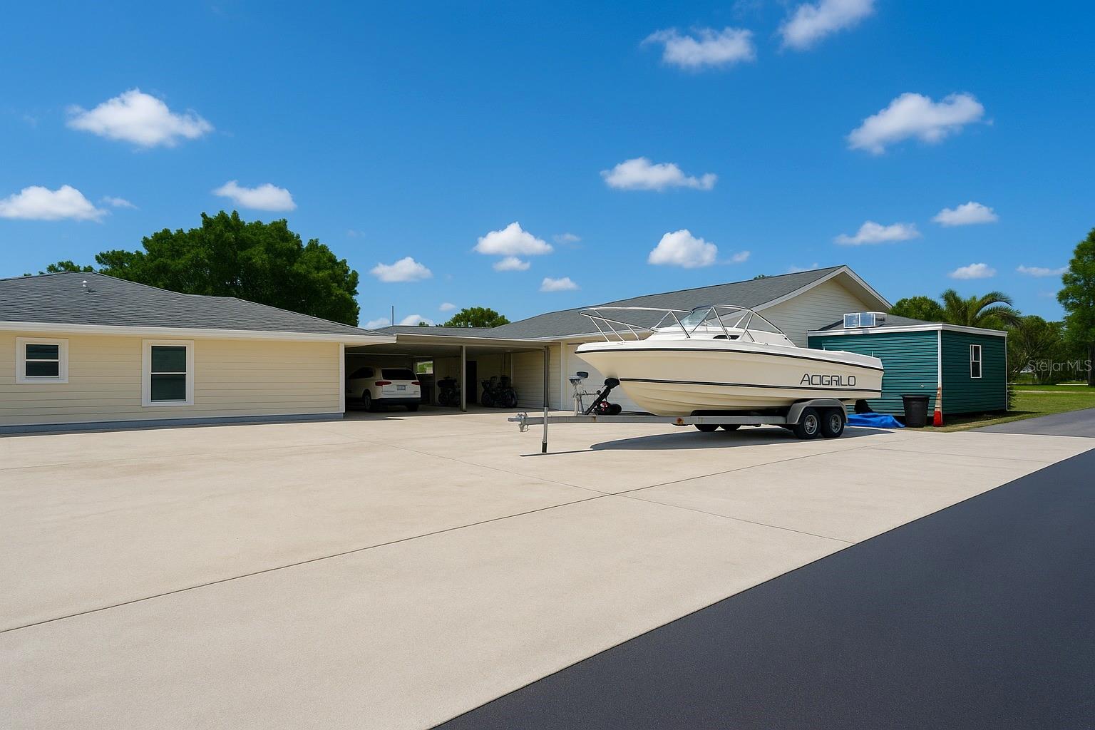 Image 3 of 55 For 17900 Oak Creek Road