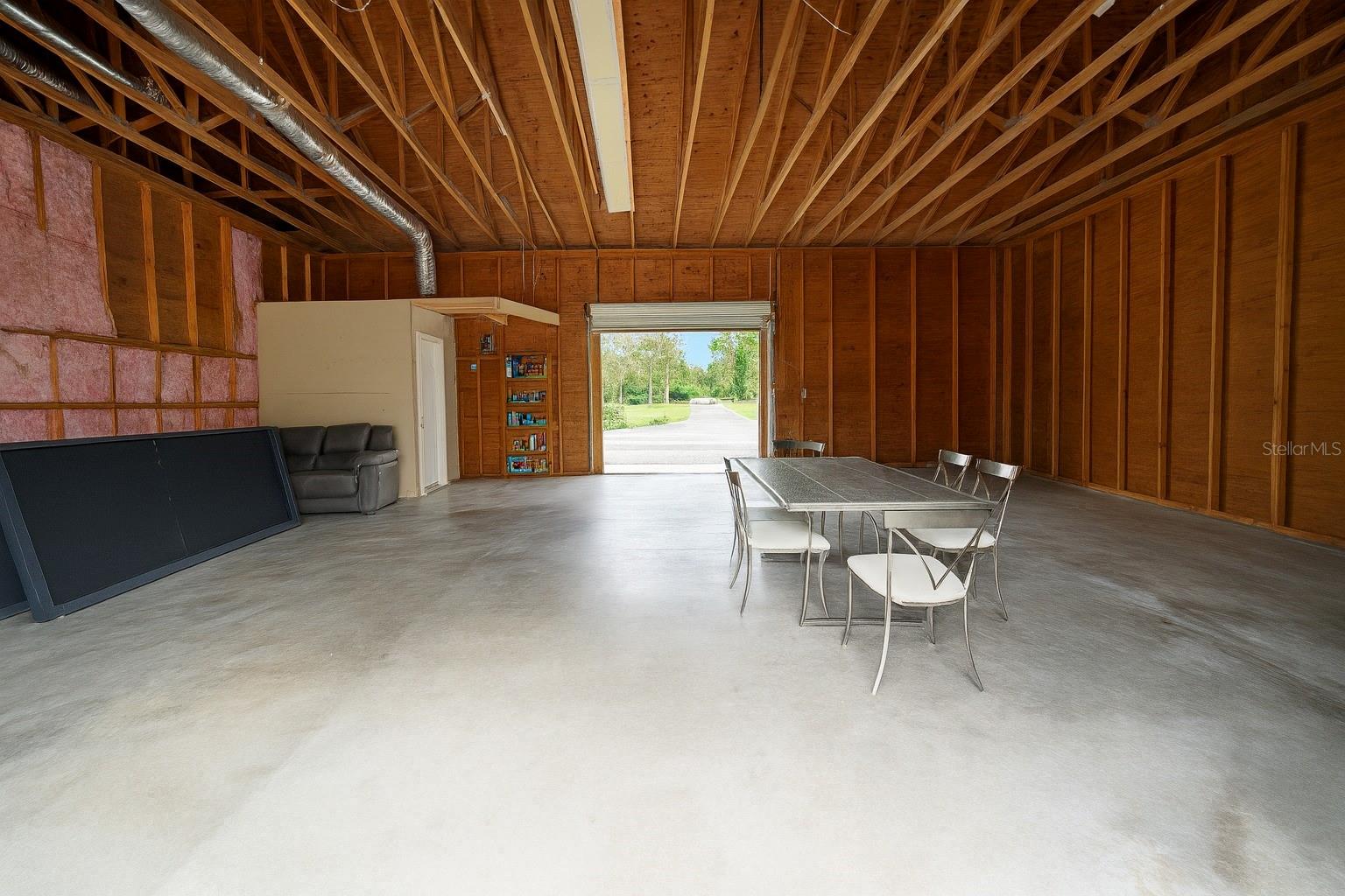 Image 44 of 55 For 17900 Oak Creek Road