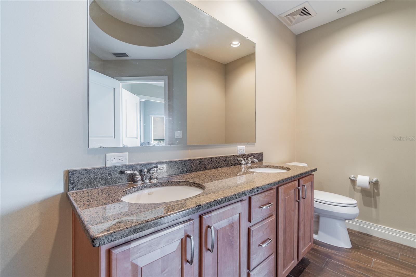 Image 19 of 51 For 449 12th Street 1406