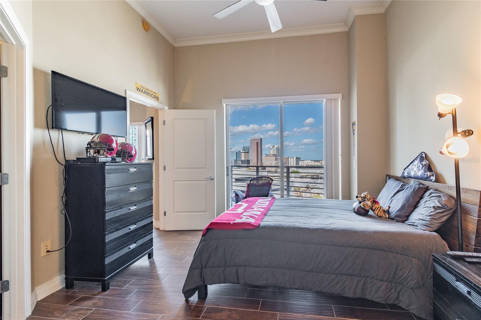Image 21 of 51 For 449 12th Street 1406