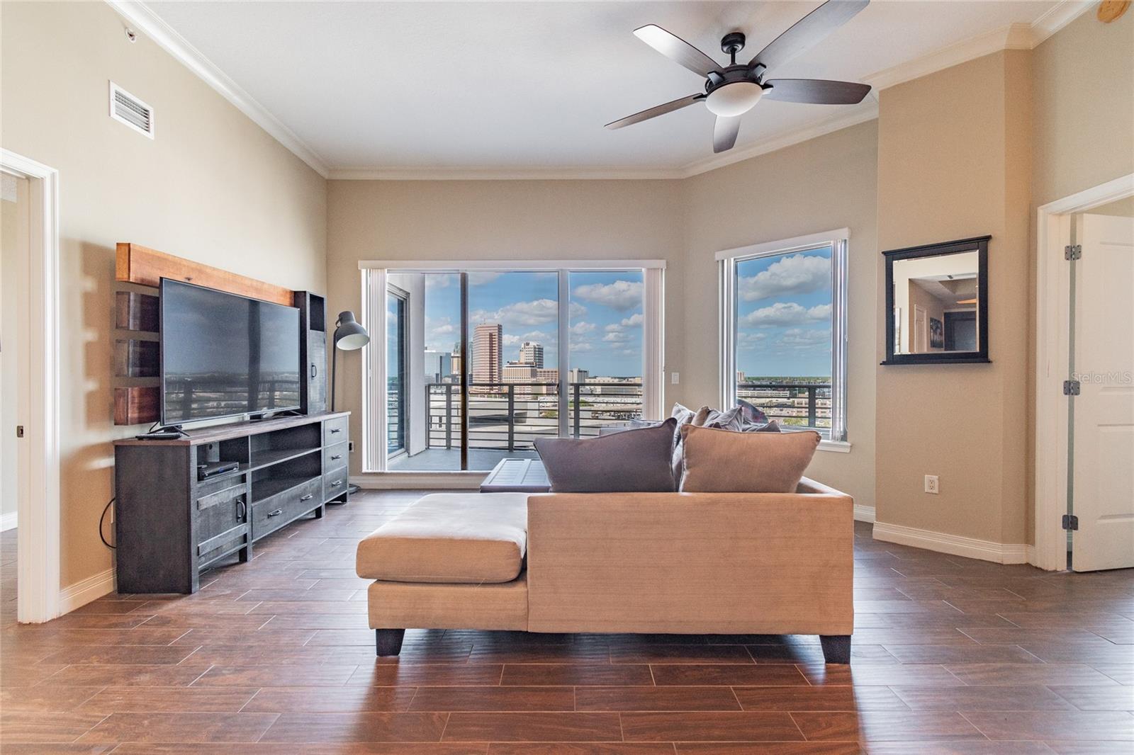 Image 6 of 51 For 449 12th Street 1406