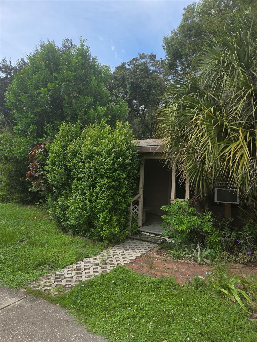 Image 3 of 10 For 902 Belleair Road