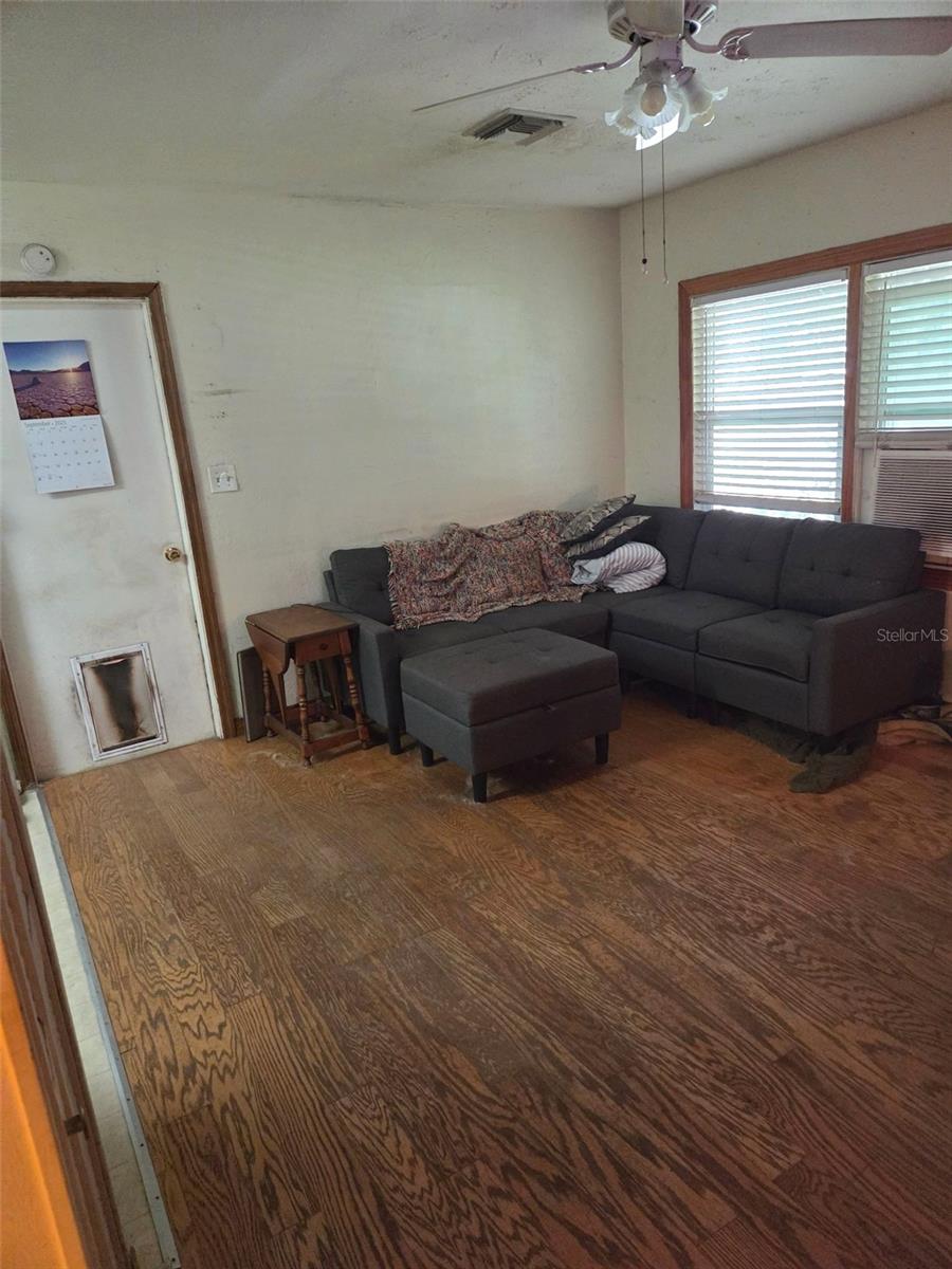 Image 5 of 10 For 902 Belleair Road