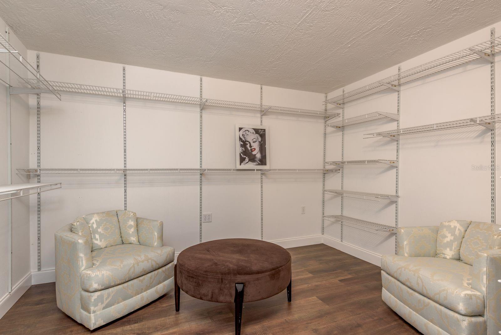 Image 18 of 29 For 9110 Rainbow Lane