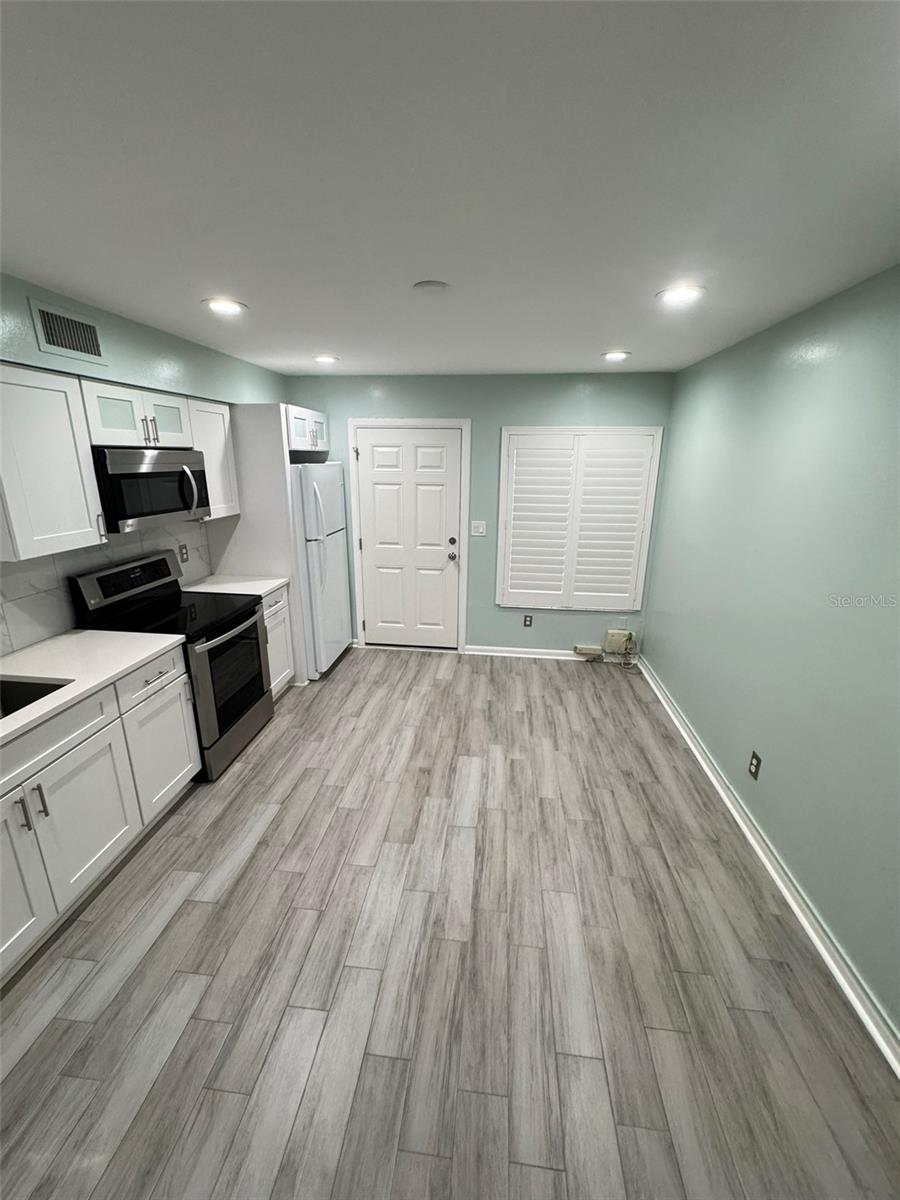 Image 11 of 21 For 4517 La Villa Lane