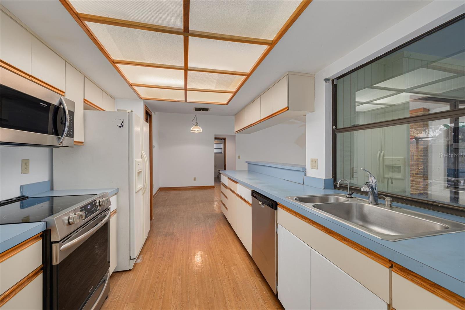 Image 11 of 38 For 1640 Country Lane