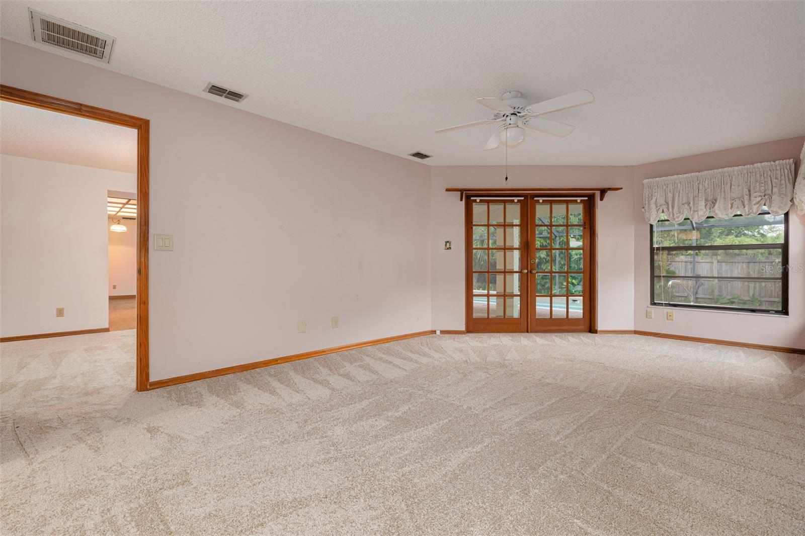 Image 20 of 38 For 1640 Country Lane