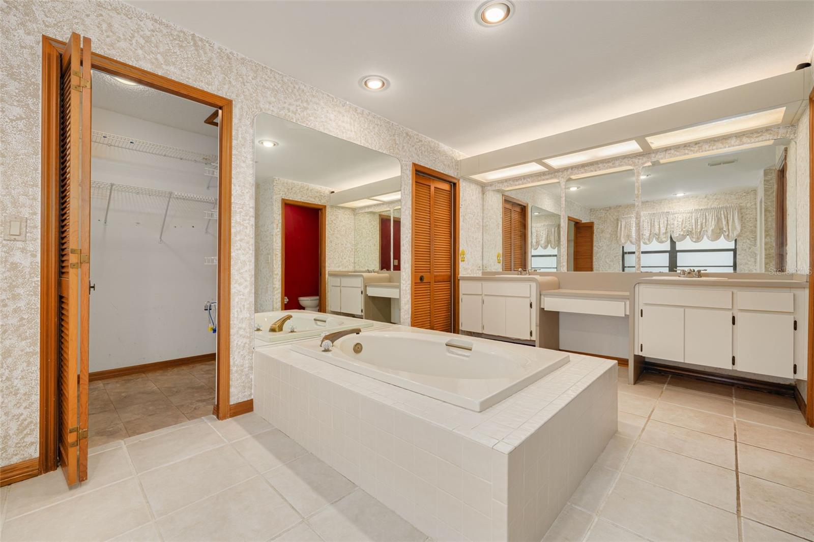 Image 22 of 38 For 1640 Country Lane