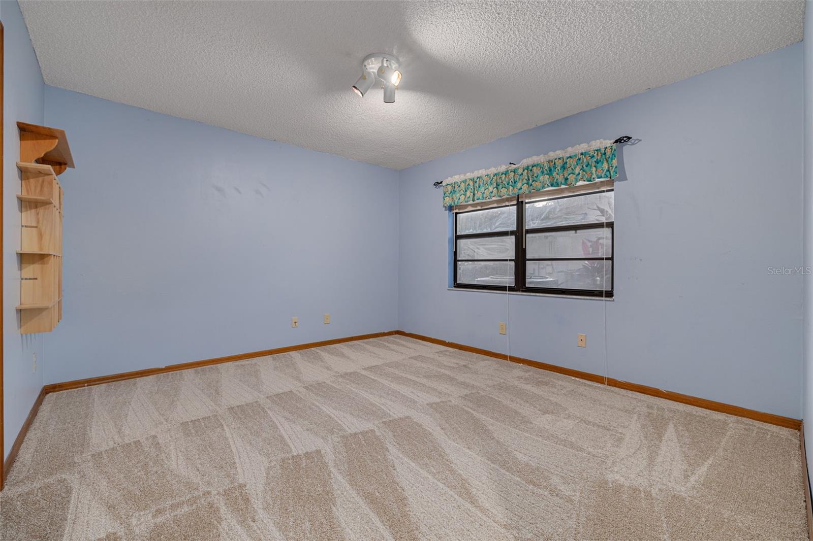 Image 24 of 38 For 1640 Country Lane