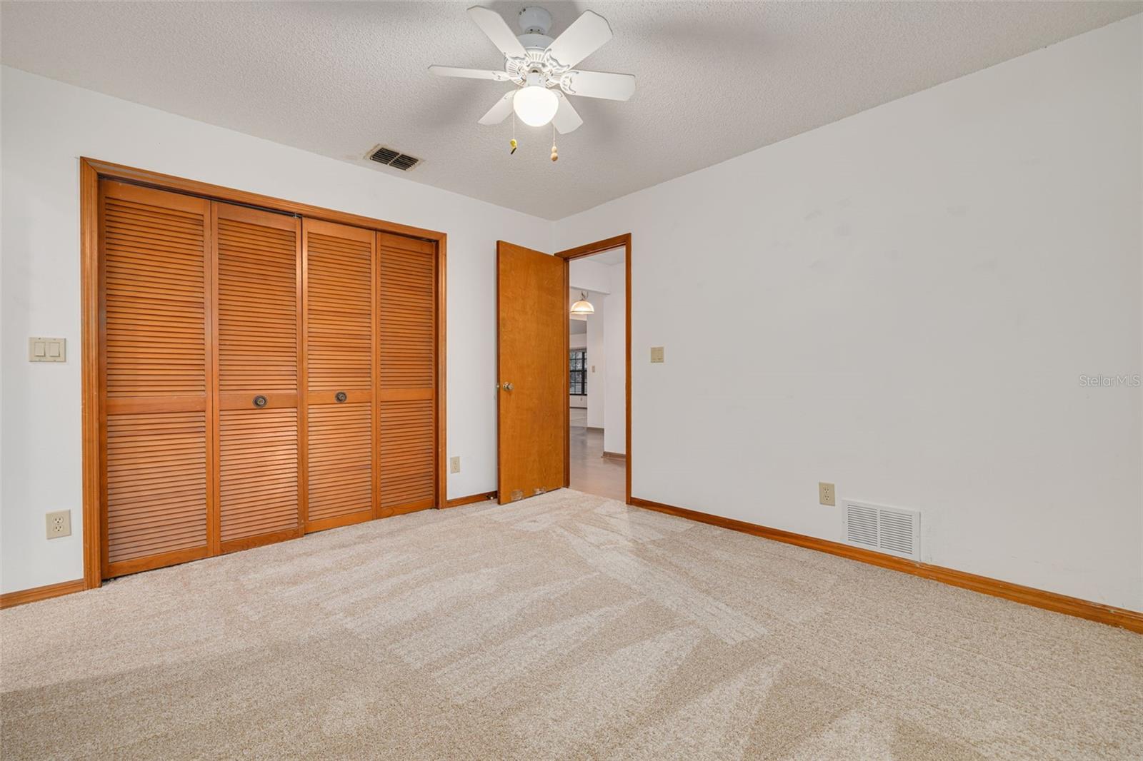 Image 28 of 38 For 1640 Country Lane