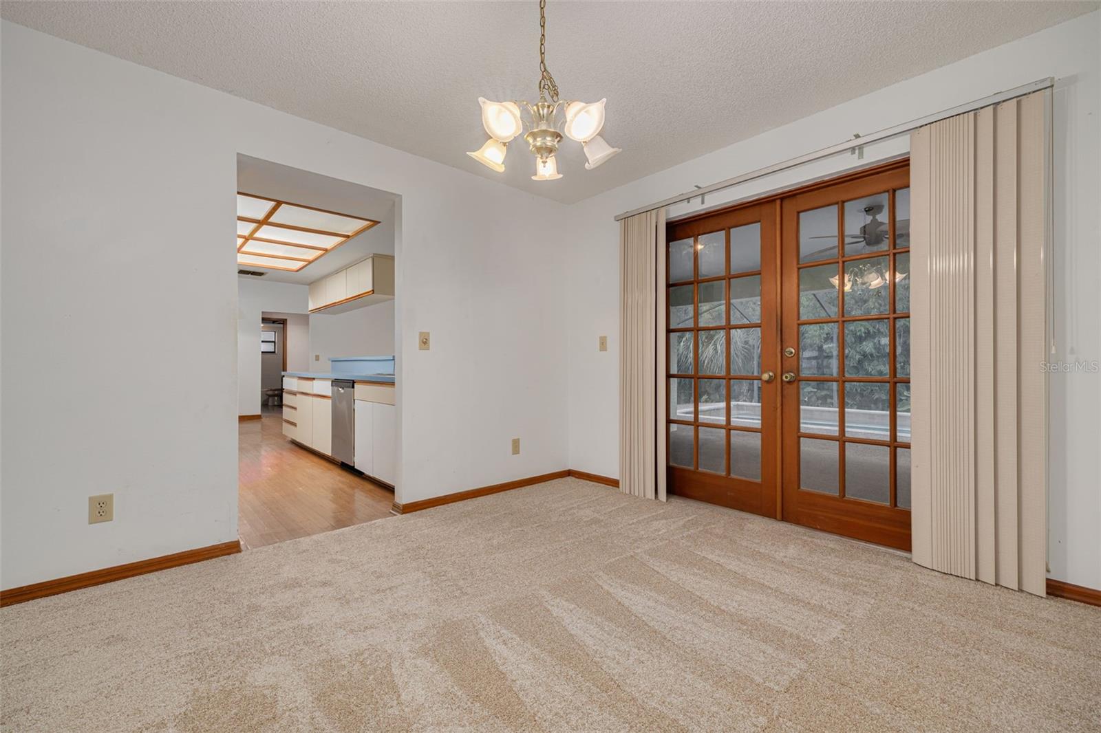 Image 8 of 38 For 1640 Country Lane