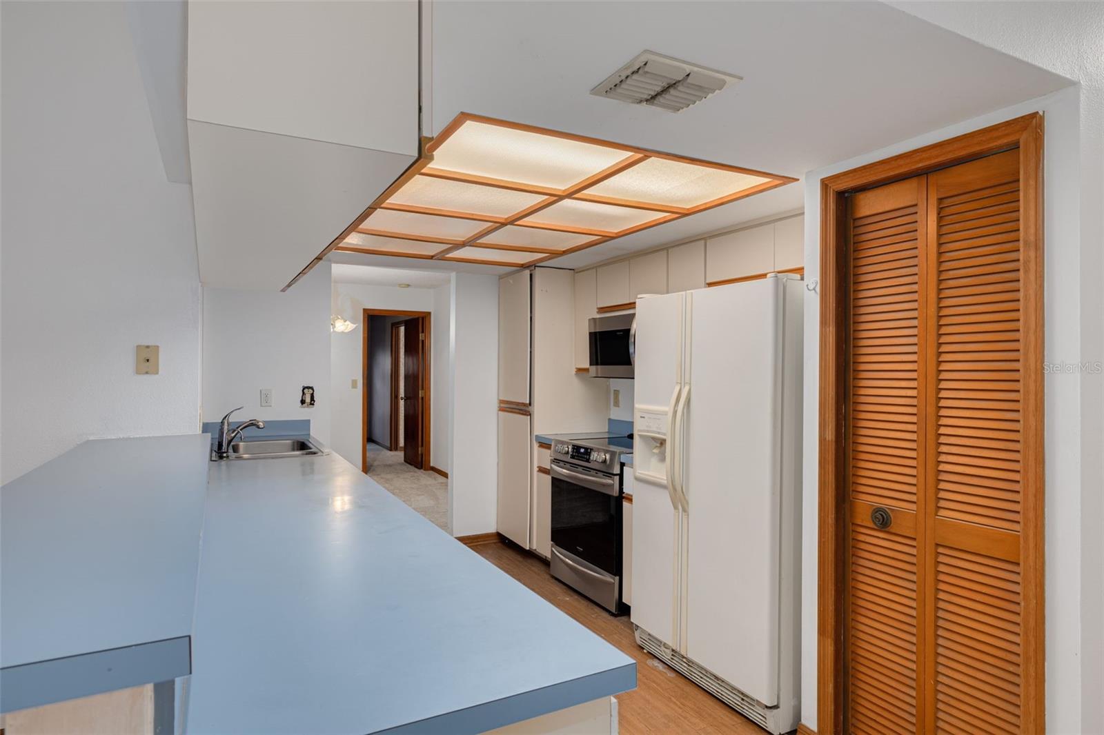 Image 9 of 38 For 1640 Country Lane