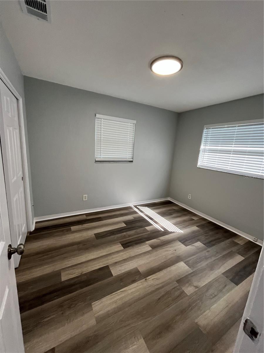 Image 12 of 24 For 5254 1st Avenue S