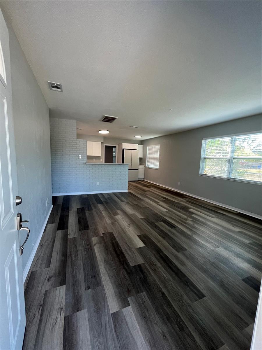 Image 5 of 24 For 5254 1st Avenue S