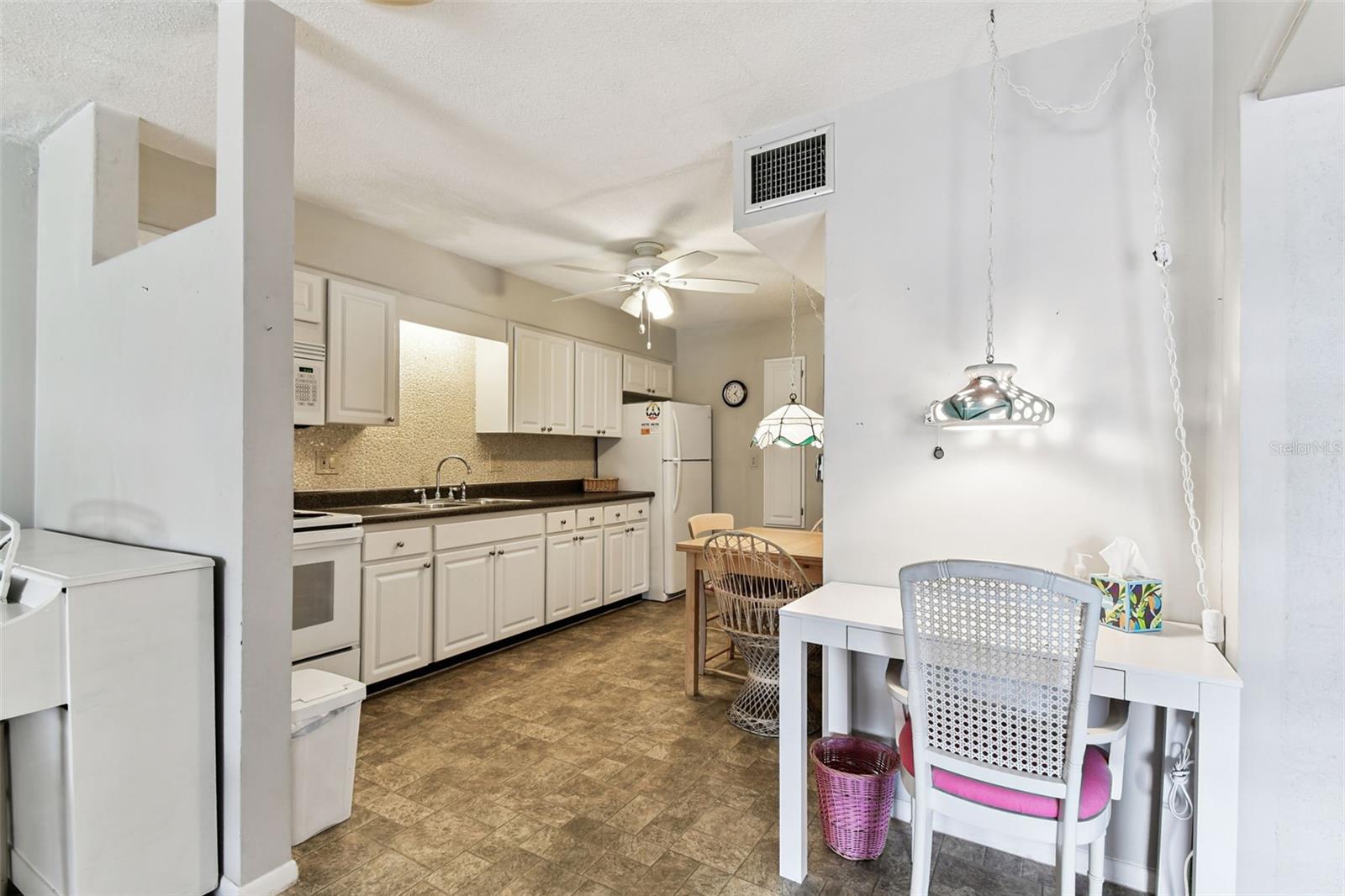 Image 17 of 65 For 250 Rosery Road Nw 333