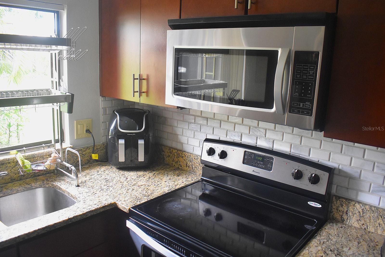 Listing photo id 11 for 9209 Seminole Boulevard 163