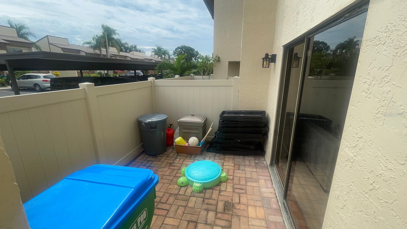 Listing photo id 41 for 9209 Seminole Boulevard 163