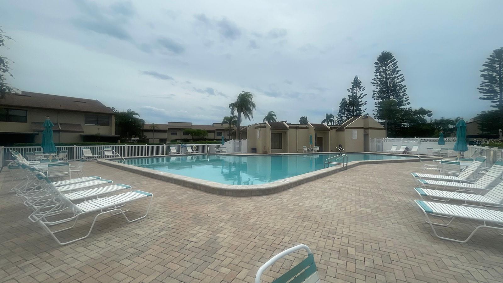 Listing photo id 60 for 9209 Seminole Boulevard 163