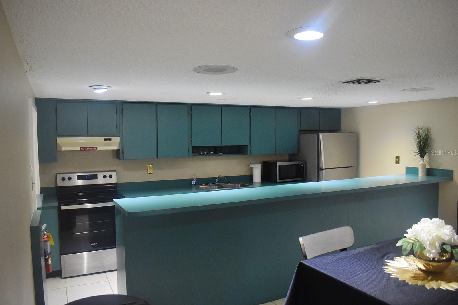 Listing photo id 72 for 9209 Seminole Boulevard 163