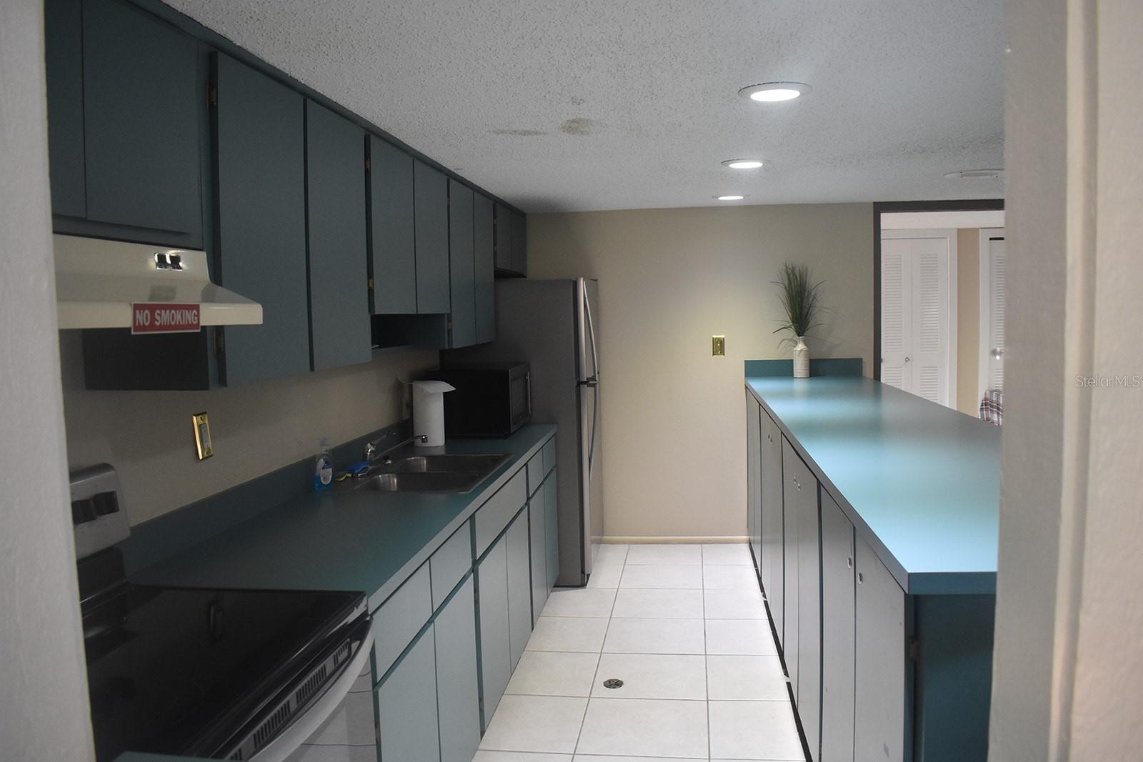 Listing photo id 73 for 9209 Seminole Boulevard 163