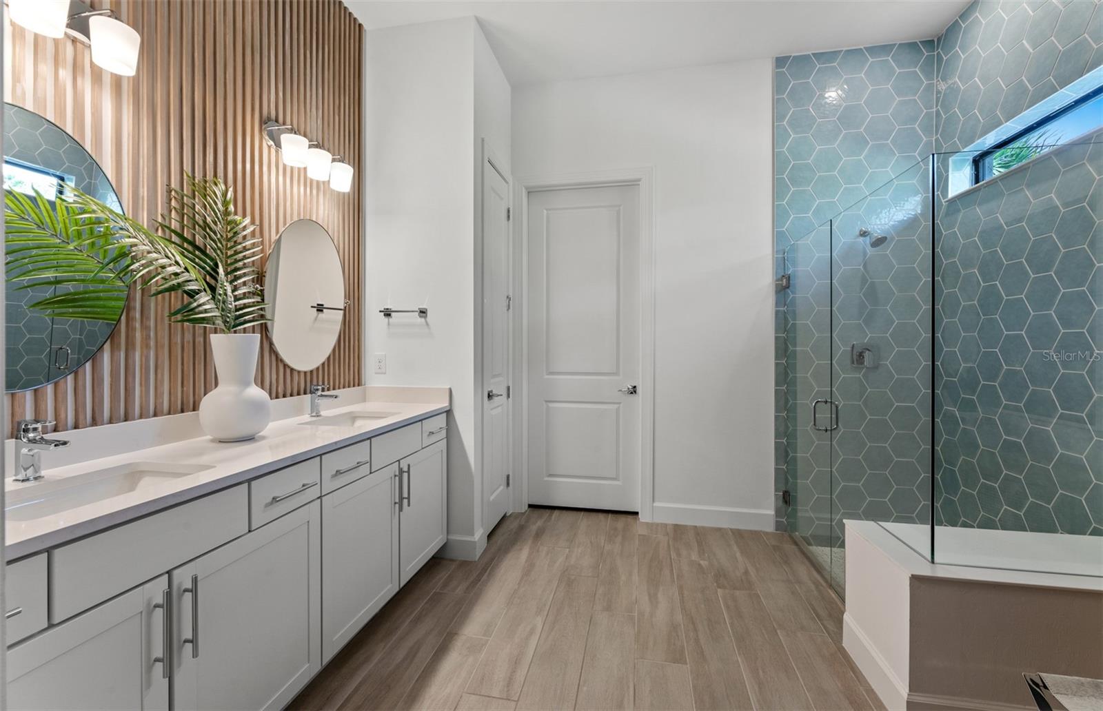 Image 21 of 27 For 6950 Honeybell Drive