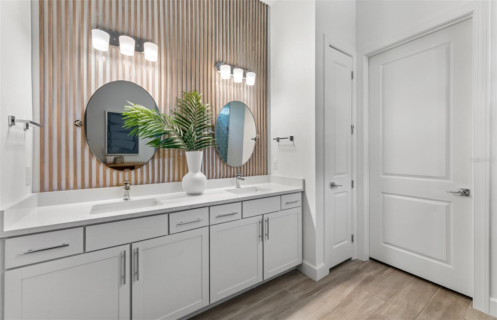 Image 22 of 27 For 6950 Honeybell Drive