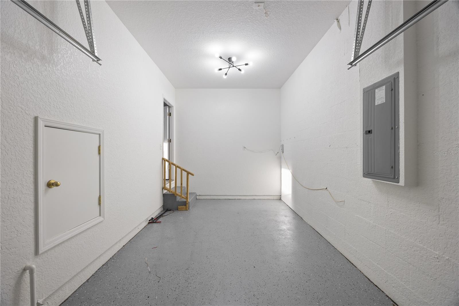 Image 18 of 25 For 2420 Ida Street