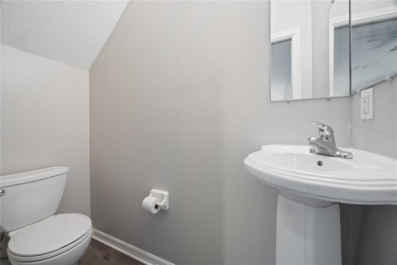 Image 6 of 25 For 2420 Ida Street