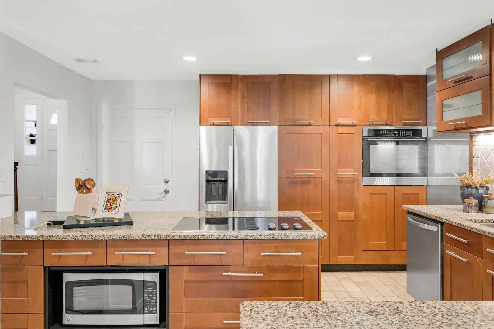 Image 14 of 37 For 3021 Bay Villa Avenue