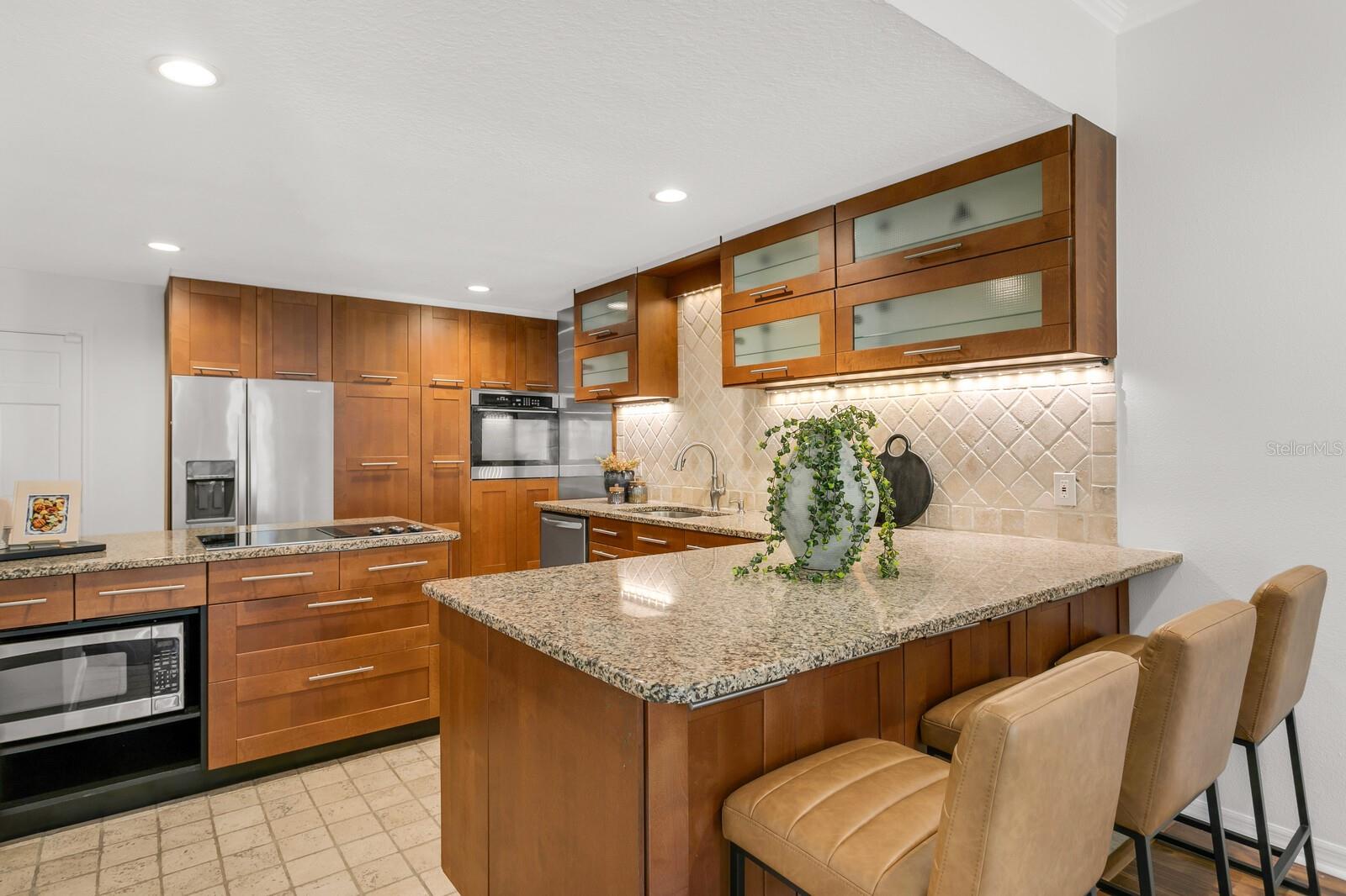 Image 16 of 37 For 3021 Bay Villa Avenue