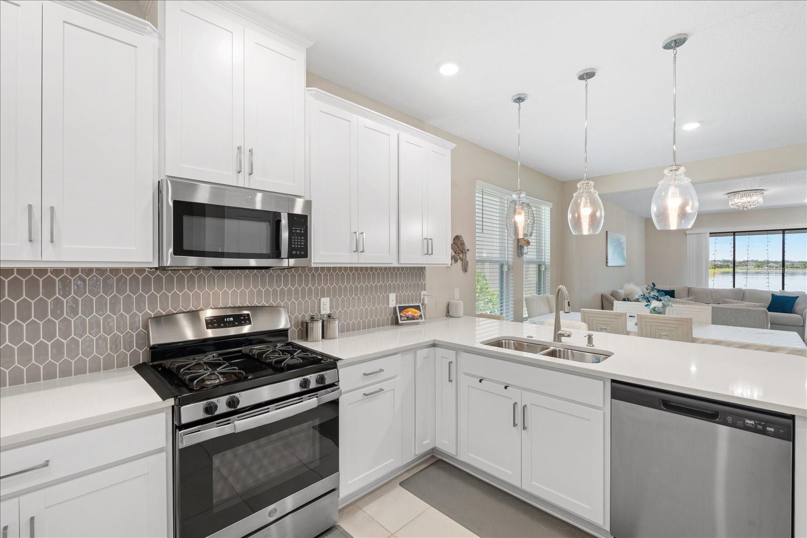 Image 11 of 52 For 6326 Grandview Hill Court