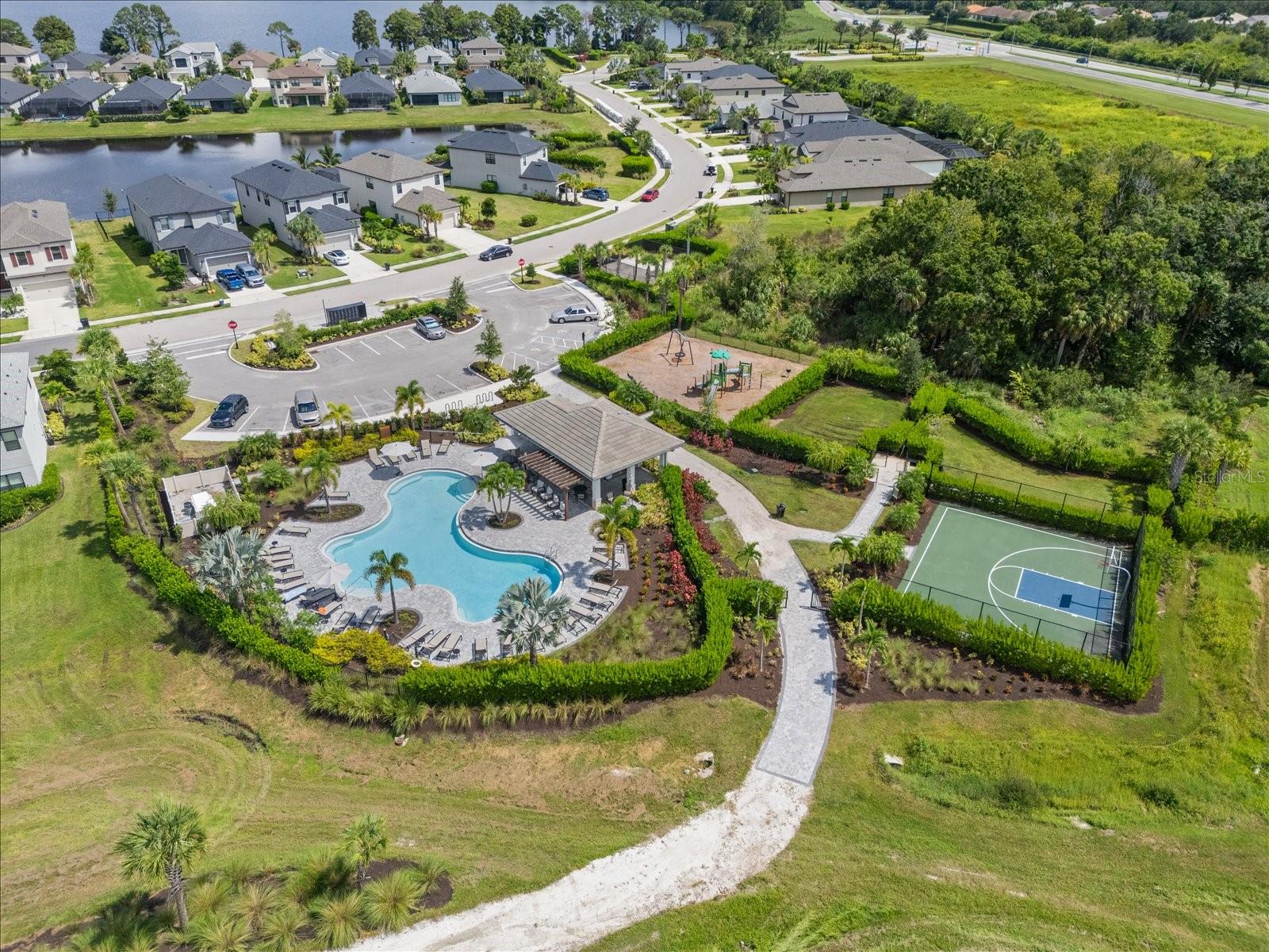 Image 3 of 52 For 6326 Grandview Hill Court
