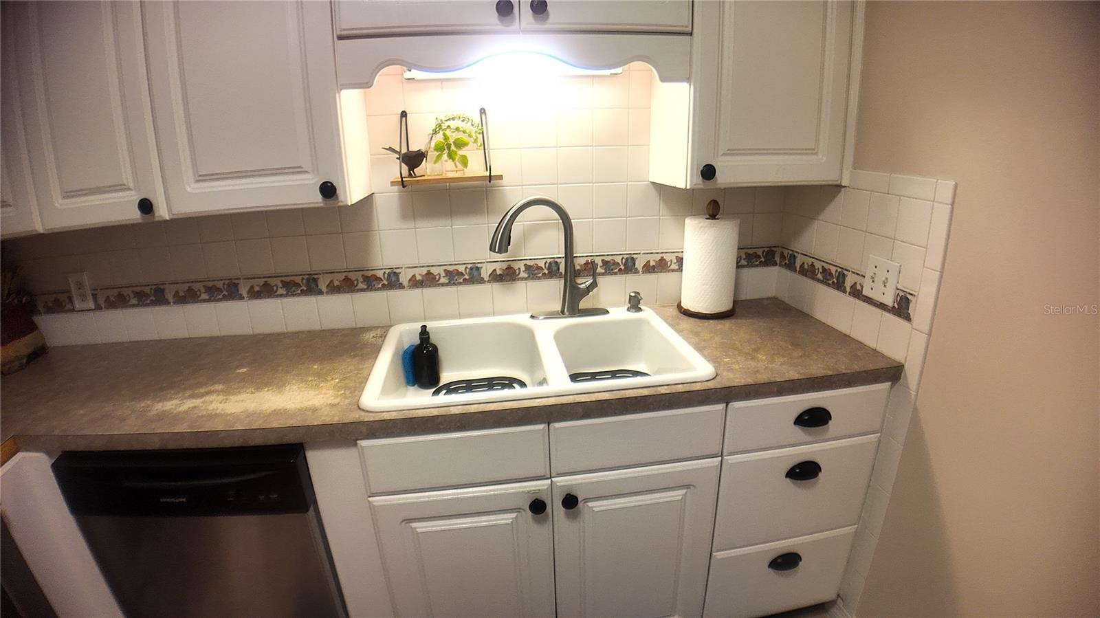 Image 10 of 52 For 15402 Lake Magdalene Boulevard