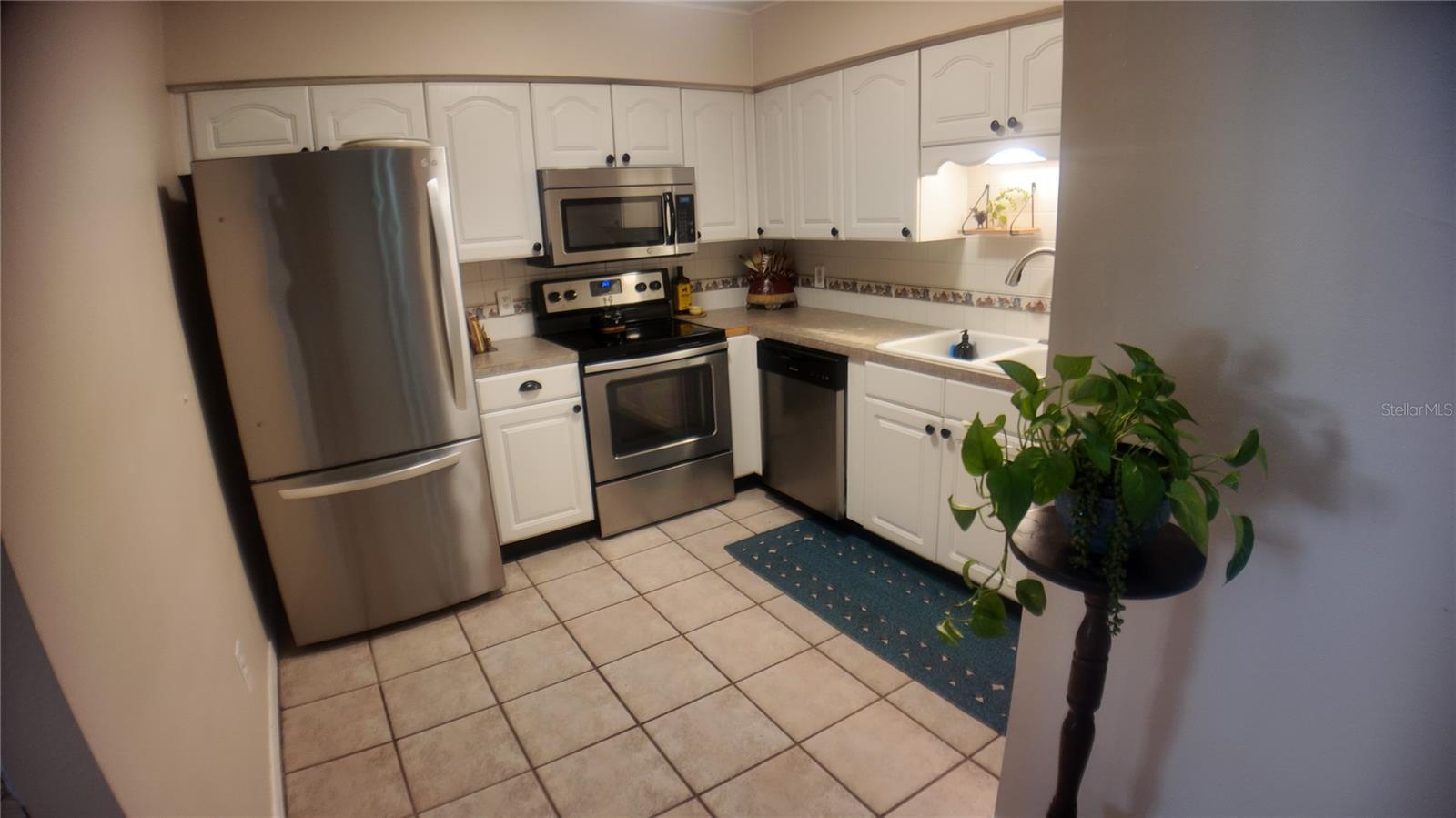 Image 9 of 52 For 15402 Lake Magdalene Boulevard