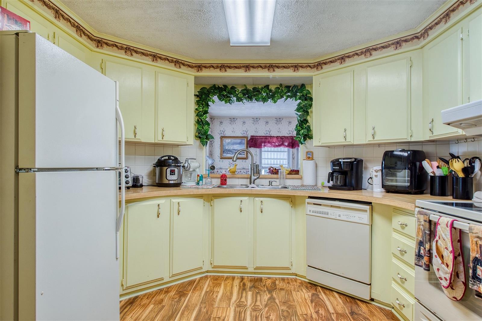 Image 12 of 42 For 192 Blue Marlin Drive