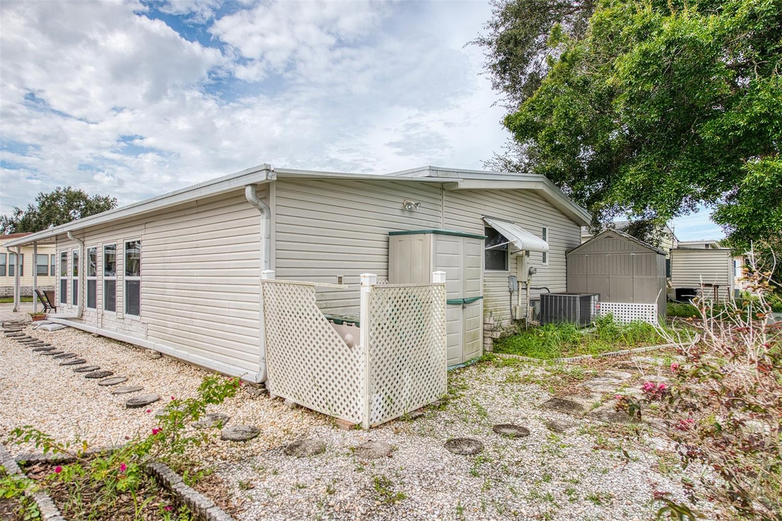 Image 27 of 42 For 192 Blue Marlin Drive