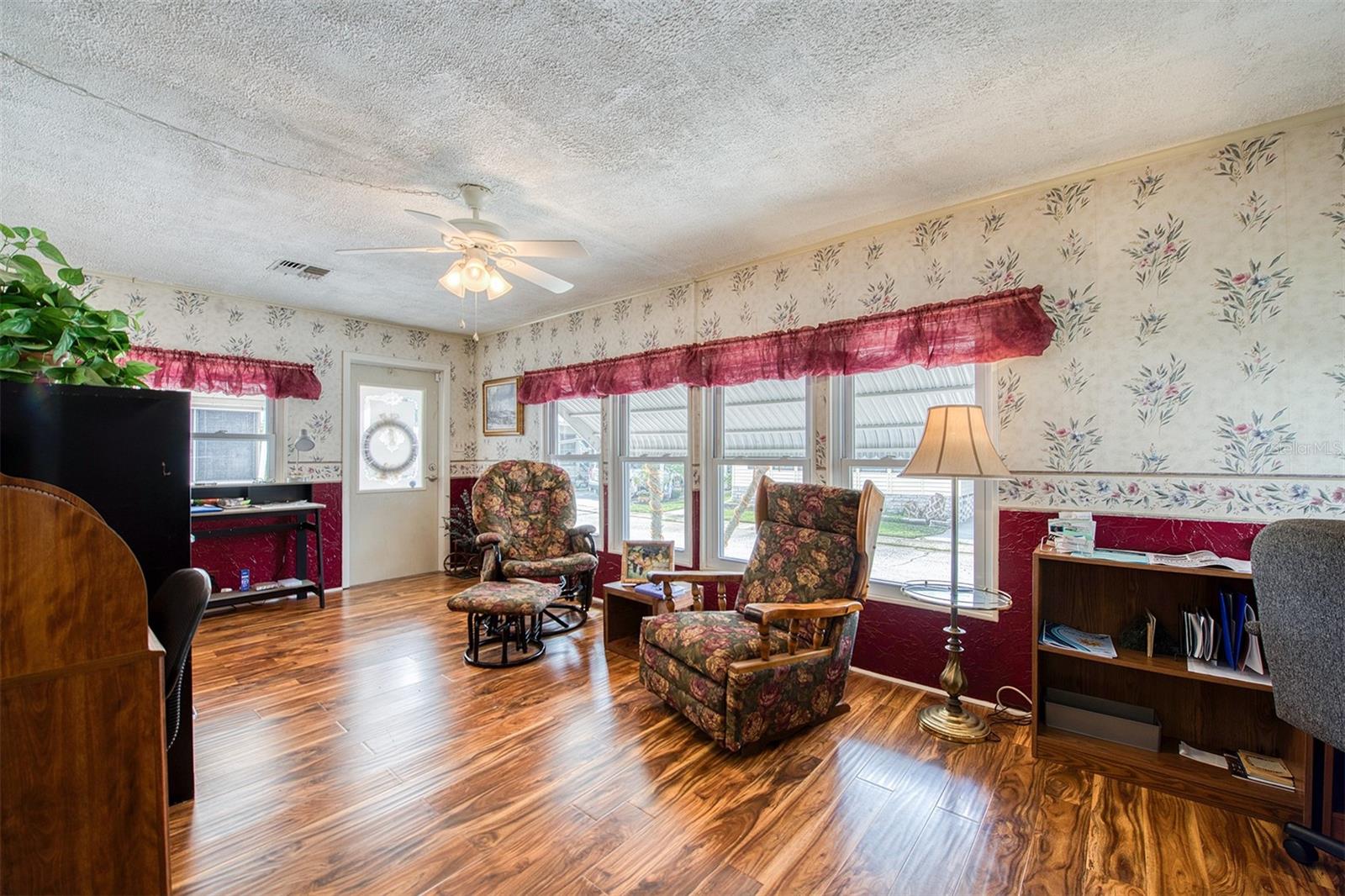 Image 5 of 42 For 192 Blue Marlin Drive